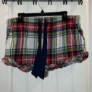 Arie strips short for bed. No holes or stains